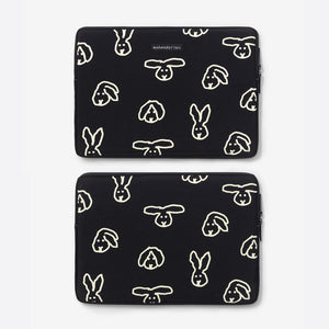 ノートパソコン、タブレット用ナイロンポーチ WARMGREY TAIL の LAPTOP / TABLET NYLON POUCH（ラップトップ タブレット ナイロン ポーチ）