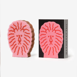 ライオンのイラストがプリントされたスポンジ WARMGREY TAIL の LION DISH SPONGE