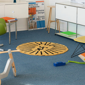 耐久性に優れ、お部屋に美しい雰囲気を添える WARMGREY TAIL の LION RUG（ライオンラグ）