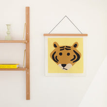 画像をギャラリービューアに読み込む, ポスターを飾るのに最適なオーク材のスティック WARMGREY TAILのOAK WOOD STICK
