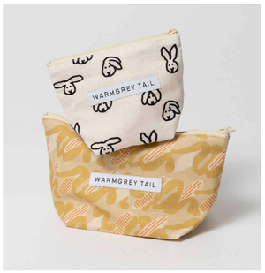物をたっぷり収納できるポーチ WARMGREY TAIL の STANDING POUCH
