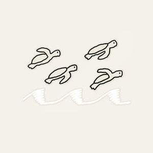 イラストに沿って型抜かれているホワイトコーティングステッカー WARMGREY TAIL の STICKER（ステッカー）