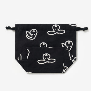 たっぷり収納 簡単に開け閉めできるポーチ WARMGREY TAIL の STRING POUCH