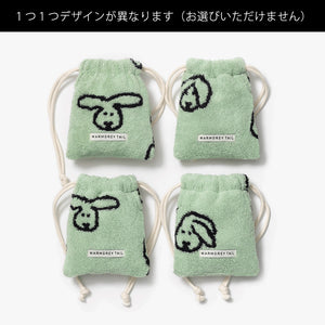 1つ1つデザインが異なるミニサイズの紐付きポーチ WARMGREY TAIL の TERRY POUCH（テリーポーチ）