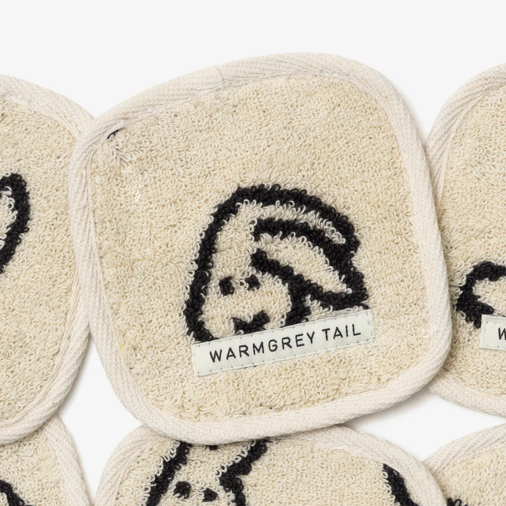 1つ1つデザインが異なる WARMGREY TAIL の TOWEL COASTER（タオルコースター）