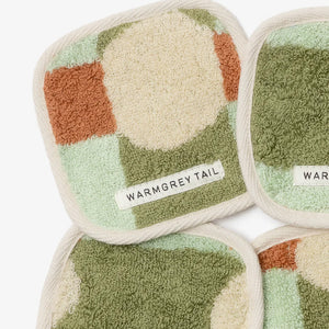 1つ1つデザインが異なる WARMGREY TAIL の TOWEL COASTER（タオルコースター）