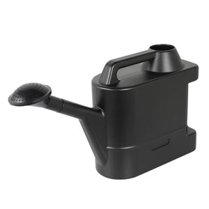 無骨なフォルムとは対照に、気の利く機能性を持ち合わせたジョウロ WATERING CAN 5L（ウォータリング カン）