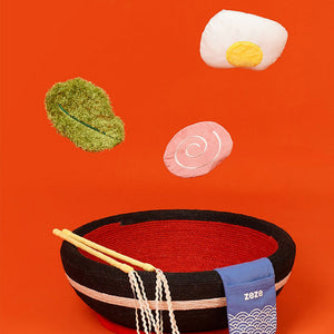 ラーメンモチーフの遊び心満載のペットベッド YUMMY YUMMY Ramen Noodle Bowl of Scratches