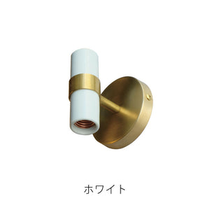 組み合わせる電球のデザインにより、表情ががらりと変わるランプ LYON 2bulb socket