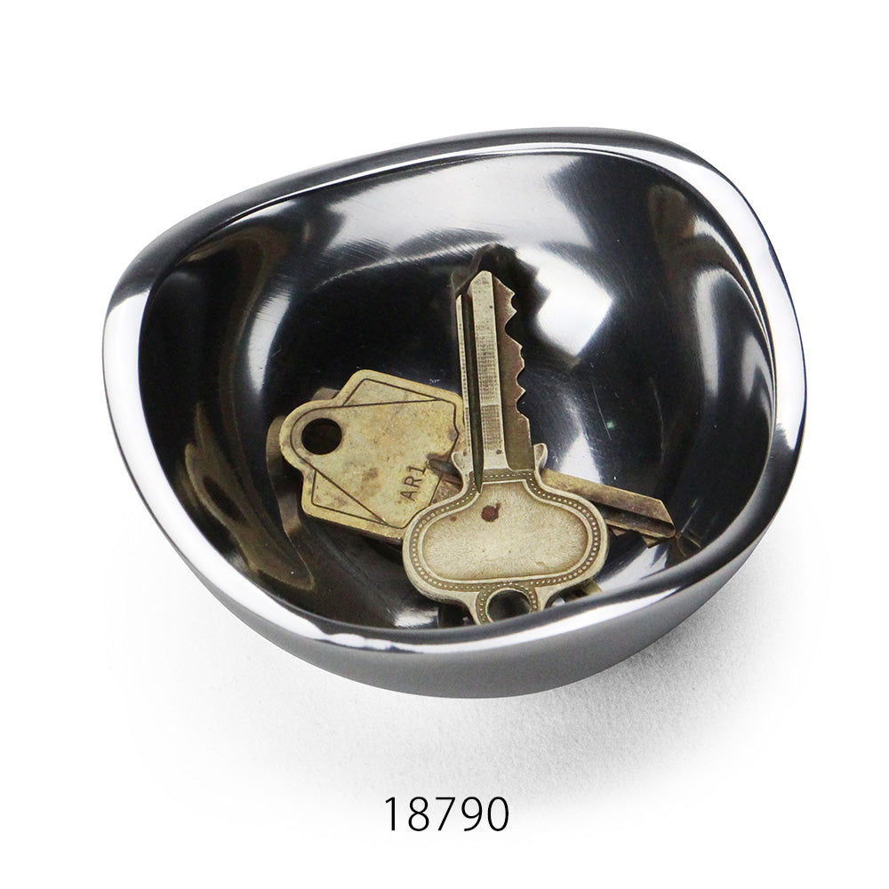 シンプルでスタイリッシュな Aluminium Tray（アルミニウムトレイ