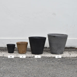自然環境に近い状態を表現できるプランター ART STONE（アートストーン）