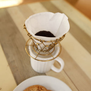 使用しない時はコンパクトに折り畳んで収納できる真鍮のコーヒードリッパー Brass Collapsible Coffee Dripper（ブラスコラプシブルコーヒードリッパー）