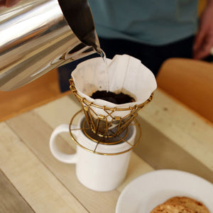 使用しない時はコンパクトに折り畳んで収納できる真鍮のコーヒードリッパー Brass Collapsible Coffee Dripper（ブラスコラプシブルコーヒードリッパー）
