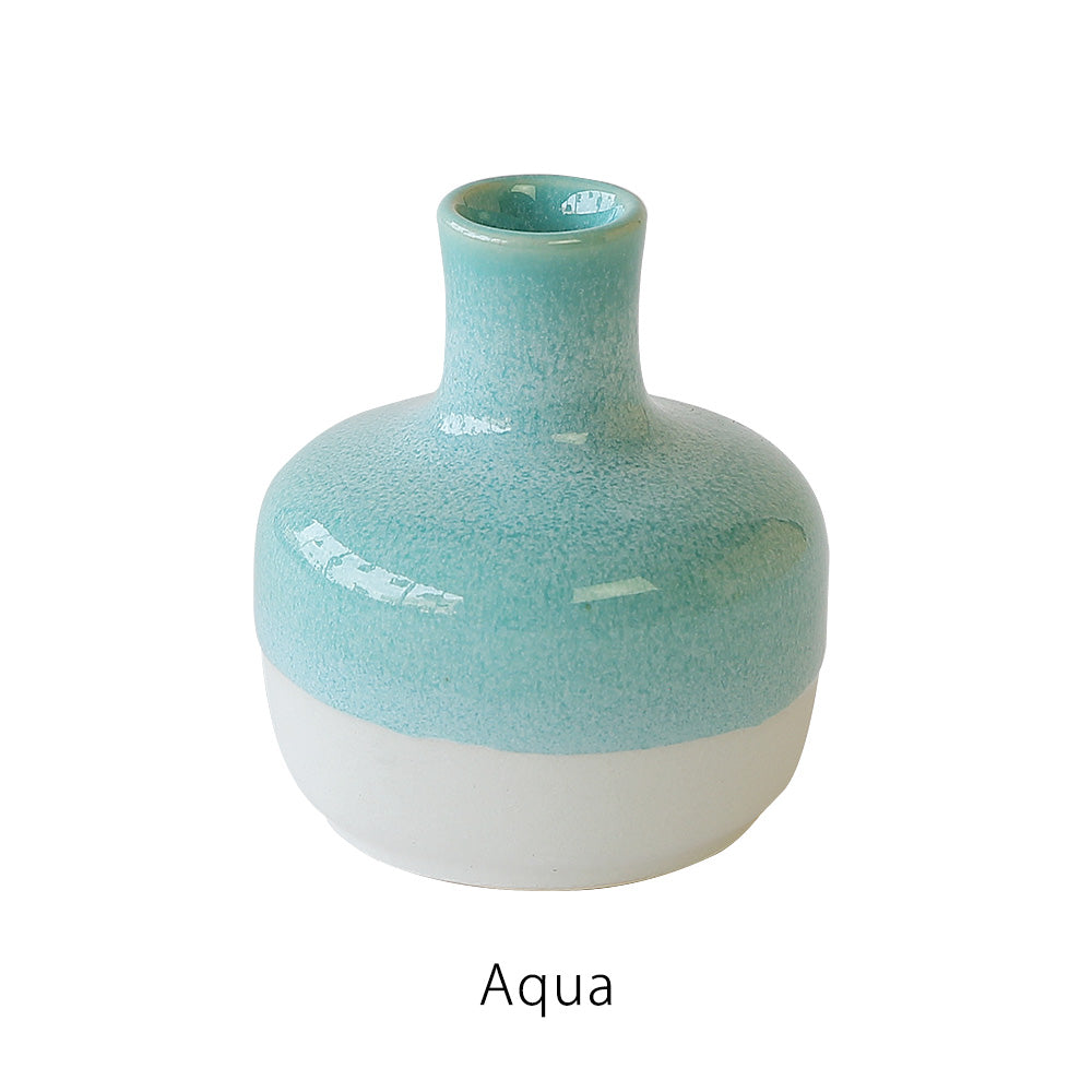 シンプルな花も華やかに彩る、明るいトーンの一輪挿し Bron Choco