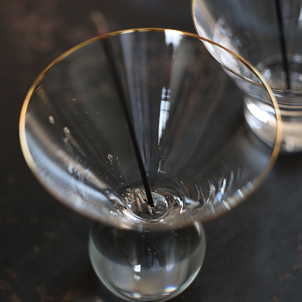 燃え尽きるまでの儚さを優雅な時間にするインセンスホルダー Hazel