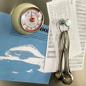 アナログならではの良さを味わえる KITCHEN TIMER WITH MAGNET（キッチンタイマー ウィズ マグネット）