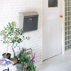 アメリカンなレトロデザインのポスト Mail box 1（メールボックス 1）