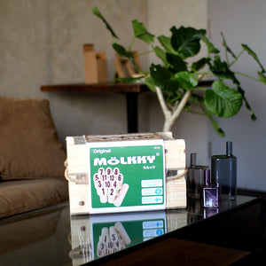 世界大会でも使用されている TACTIC社の正規品 Molkky（モルック）