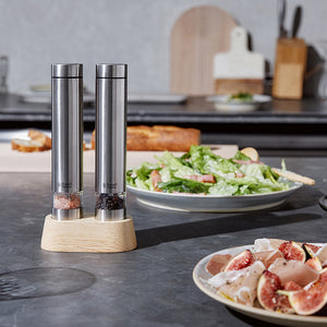 ハンディサイズでコンパクトな電動ミル Russell Hobbs Salt & Pepper Mill Mini（ラッセルホブス ソルト＆ペッパー ミニ）