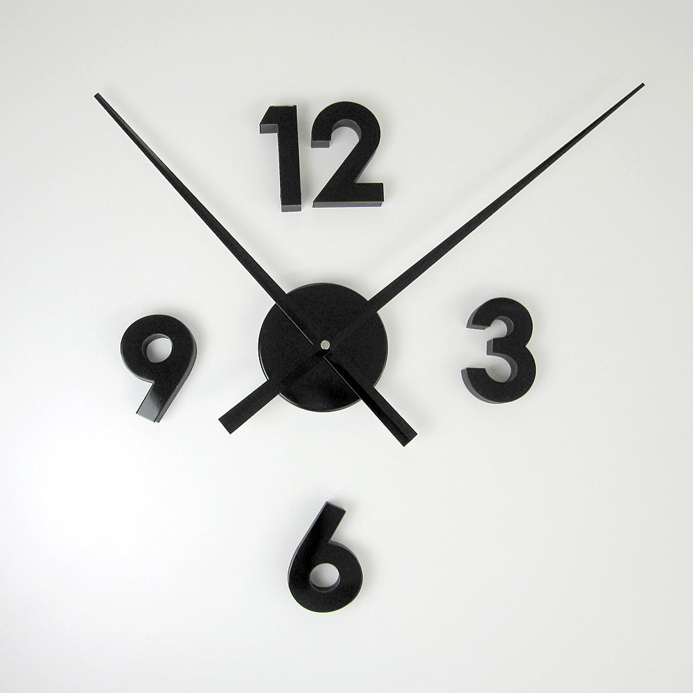 自由な発想で壁面をデザインする時計 SEPARATE CLOCK