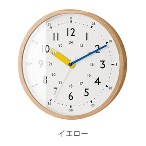 シンプルな文字盤の中に時刻の読み方のヒントが隠されたウォールクロック Storuman（ストゥールマン）