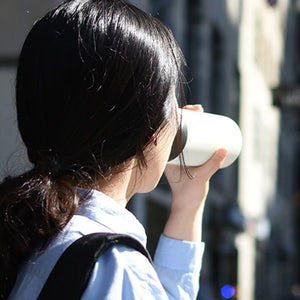真空二重構造で飲み物本来の風味を長く愉しめる トラベルタンブラー 500ml