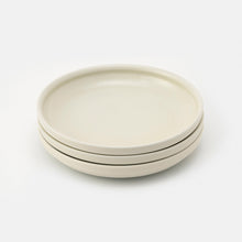 画像をギャラリービューアに読み込む, 吉冨 寛基 がデザインした波佐見焼 zen to（ゼント）のカレー皿「内玉縁カレー皿」

